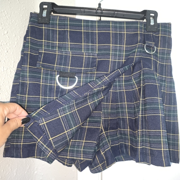 Pleated plaid skort - Picture 3 of 6